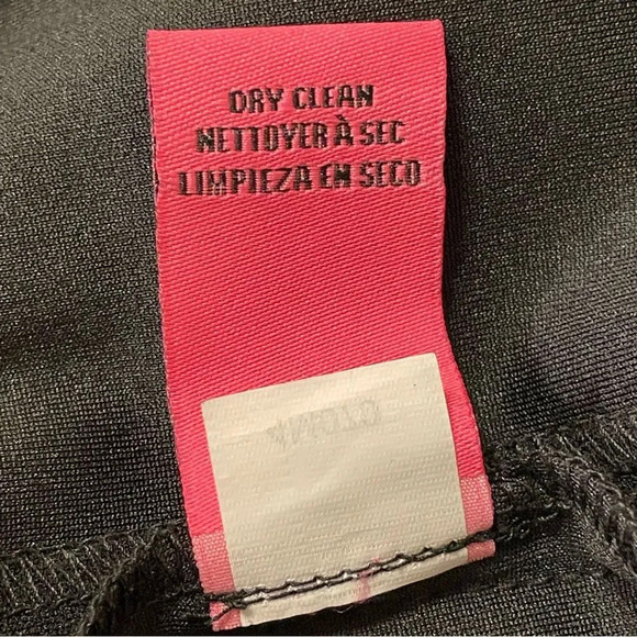 BETSEY JOHNSON Back Cutout Sheath Dress‎ in Black - Picture 7 of 8